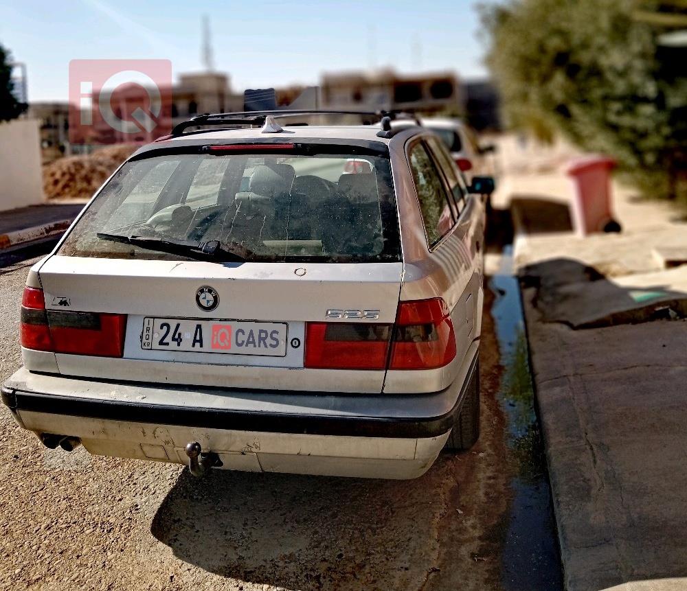 بی ئێم دەبڵیو سیریەس 5